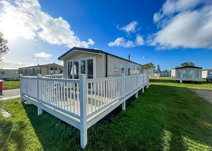 Lovely 6 Berth, Dog Friendly Caravan For Hire In Norfolk Ref 50011Ae