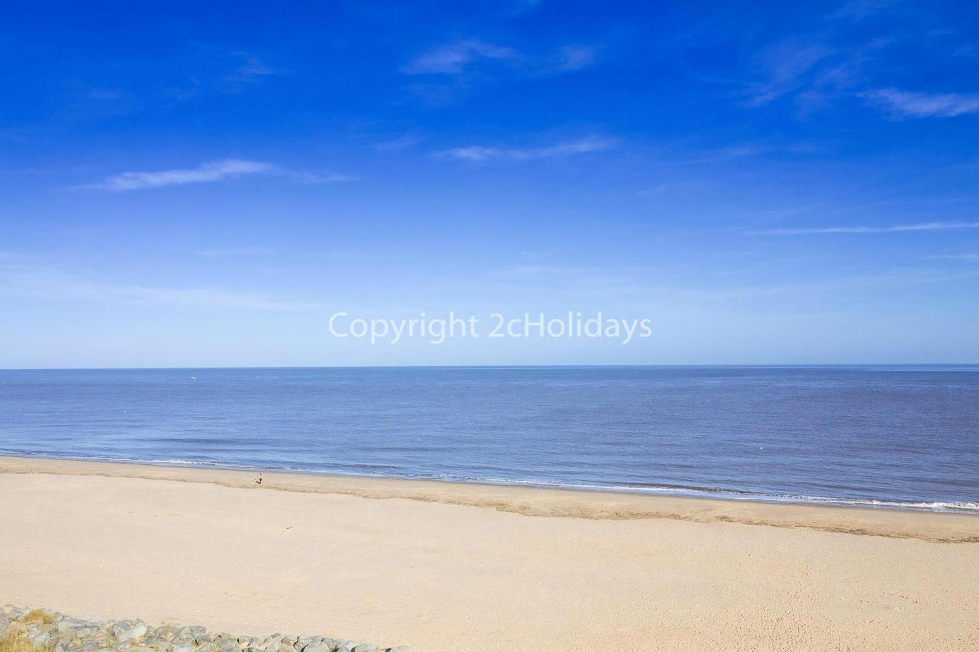 Lovely 6 Berth, Dog Friendly Caravan For Hire In Norfolk Ref 50011ae * Great Yarmouth